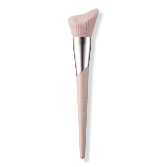 Cheek-Hugging Bronzer Brush 190