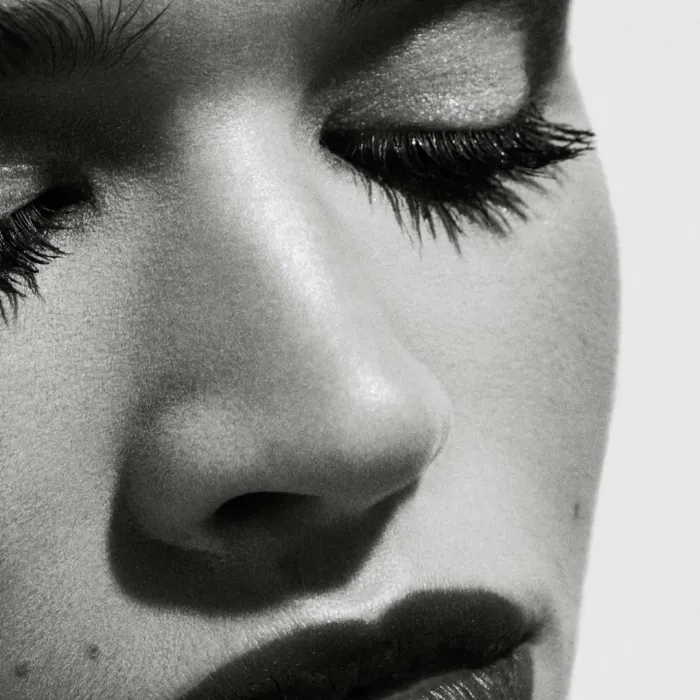 Full Frontal Volume, Lift & Curl Mascara