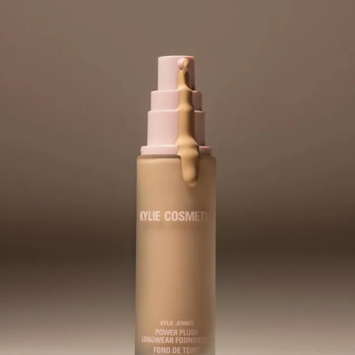 Power Plush Longwear Foundation