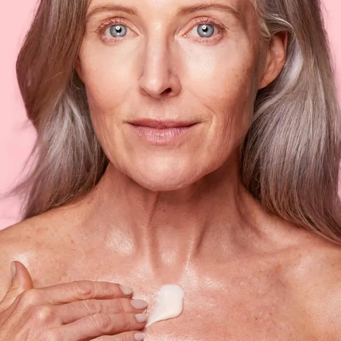 Super Restorative Décolleté Cream And Neck Concentrate