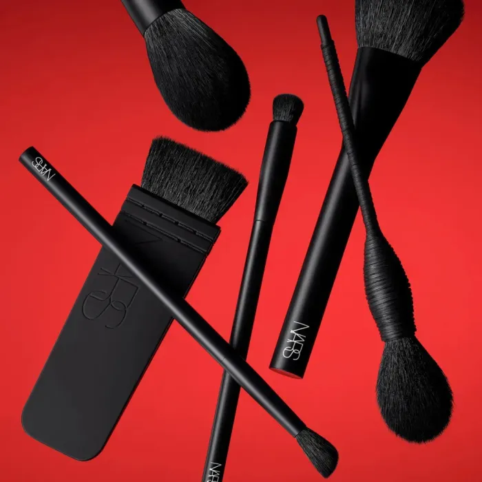 #10 Radiant Creamy Concealer Brush