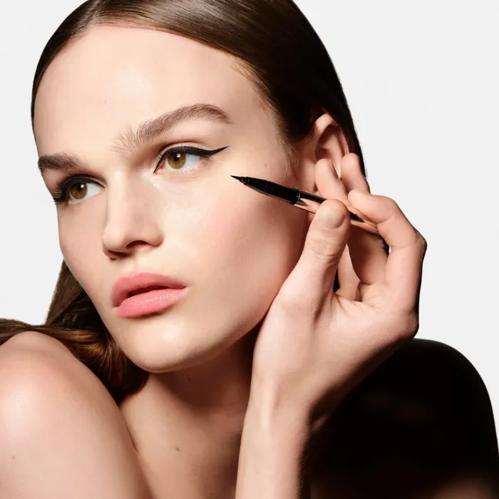 Clear Cut Liquid Eyeliner