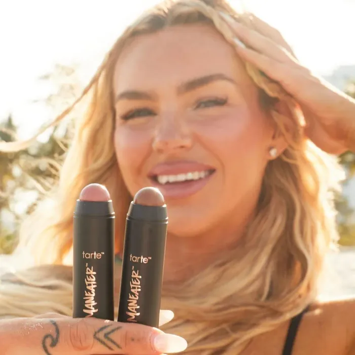 Maneater™ Silk Stick Bronzer