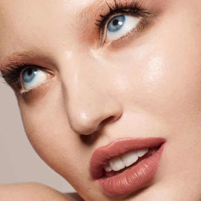 Stunna Lip Paint Longwear Fluid Lip Color