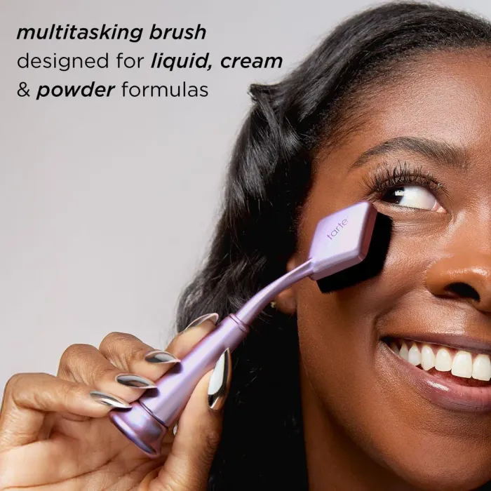 Shape Tape™ Blur Concealer Brush