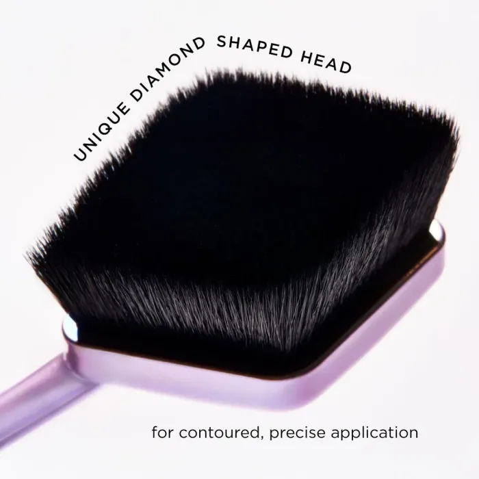 Shape Tape™ Blur Concealer Brush