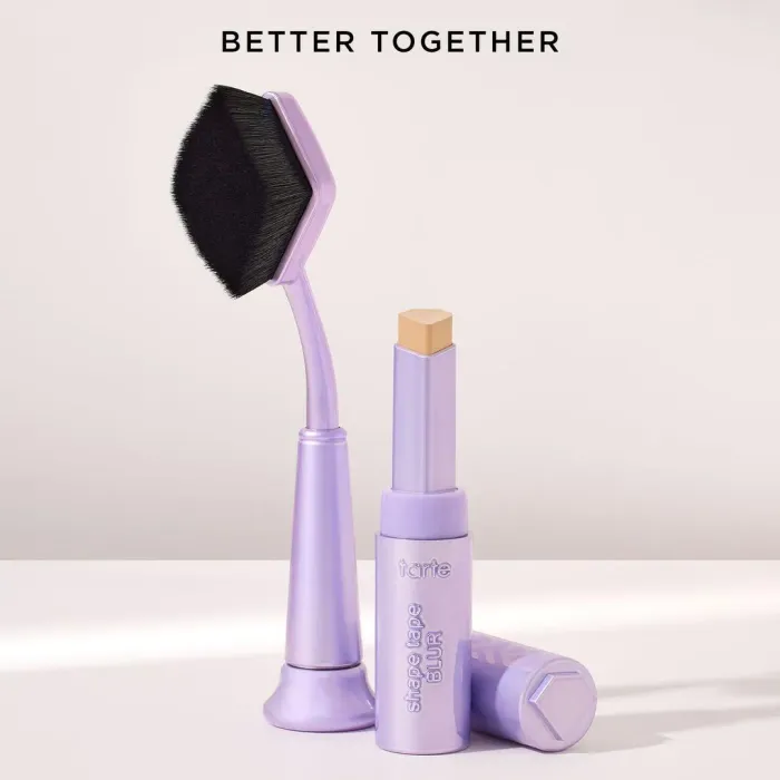 Shape Tape™ Blur Concealer Brush