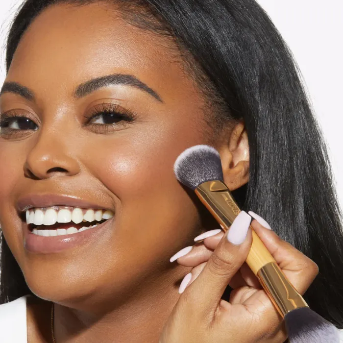 Double-Ended Cheek Brush