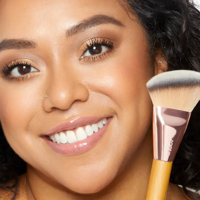 Cheek Lifter Brush