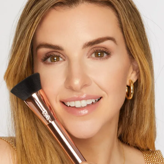 Blurring Foundation Brush