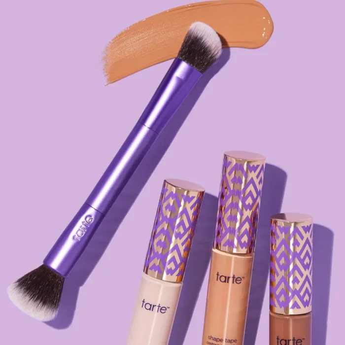 Shape Tape™ Quickie Concealer Brush