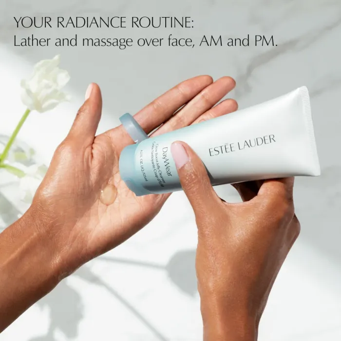 DayWear Glow Boost Gel Cleanser