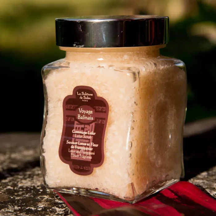 Lulur Scrub Lotus and Frangipani Flower Fragrance