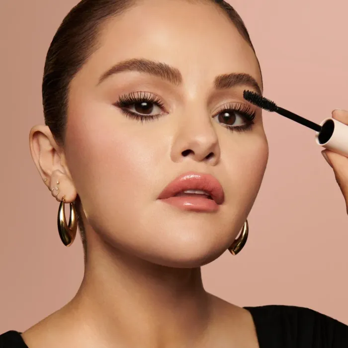Perfect Strokes Universal Volumizing Mascara