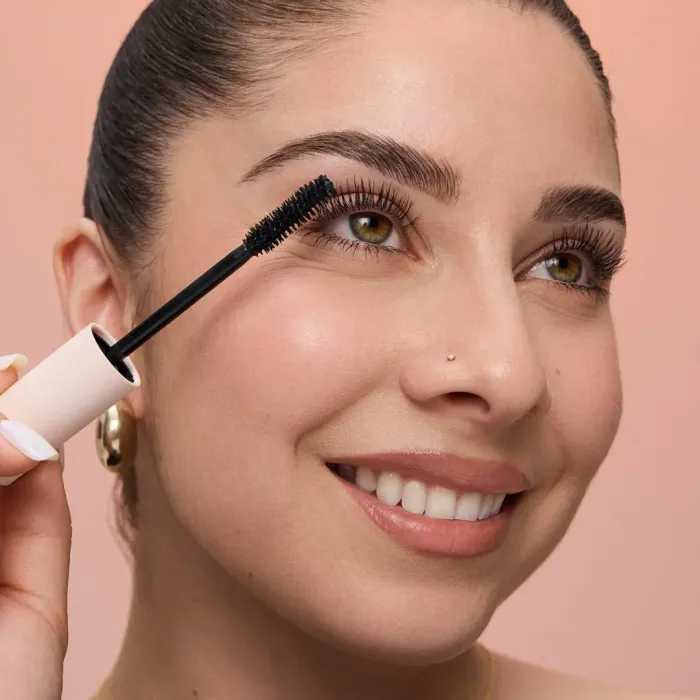 Perfect Strokes Universal Volumizing Mascara