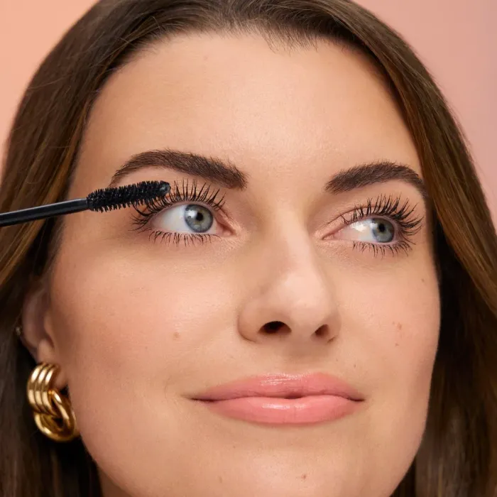 Perfect Strokes Universal Volumizing Mascara
